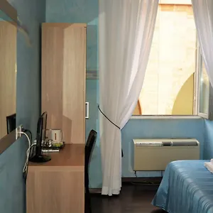 https://art-and-relax-suites.it-romehotels.com